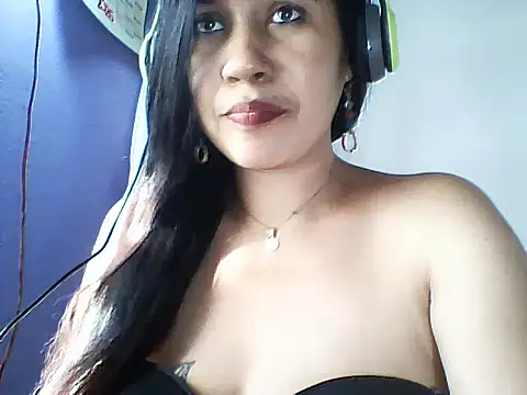 layanah12 online show from 04.10.26