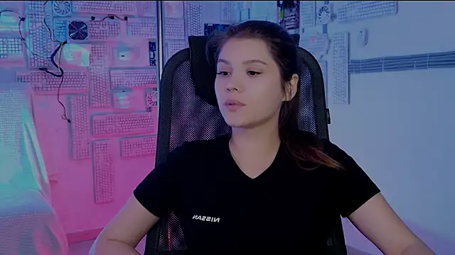 EvaThopson online show from 11.20.25