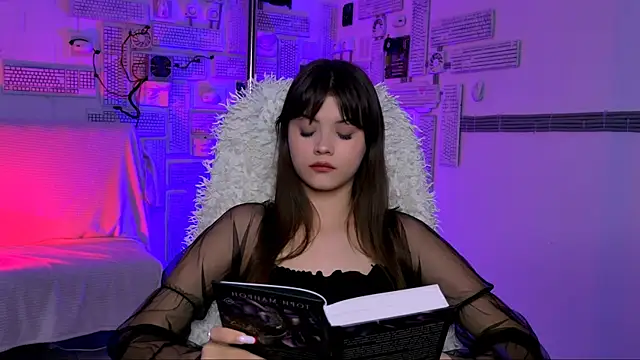 EvaThopson online show from 04.06.26