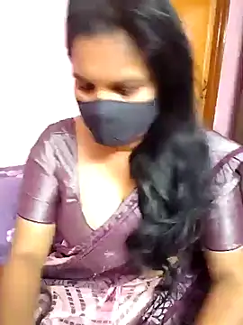 Snapshot of Lilly-queen chatting on 03.22.25 Lilly-queen online show from 03.22.25