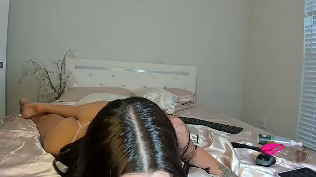 marianaferrero online show from 02.20.25