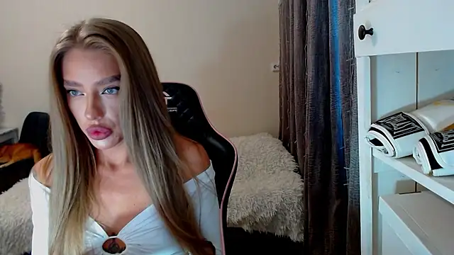 lonely dreamm online show from 12.12.24