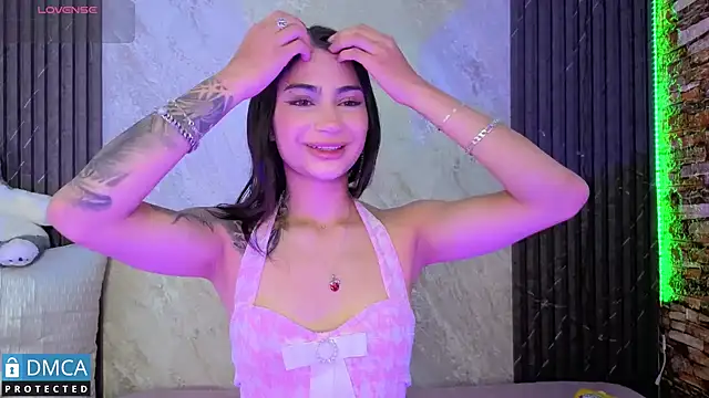 Snapshot of SolBeaumont1 chatting on 10.23.25 SolBeaumont1 online show from 10.23.25