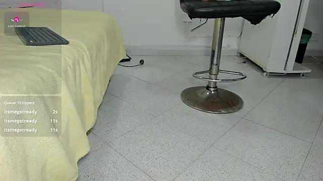 mia  fernandez online show from 01.19.25