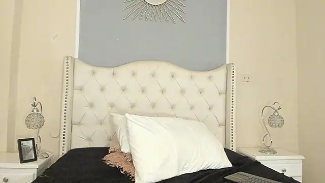 Ambar Collingg online show from 03.03.25