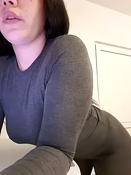 leeya lee online show from 02.05.25