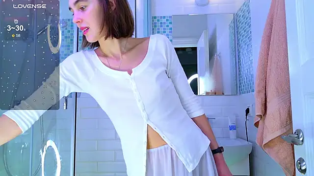 lylylovesyou online show from 12.19.25