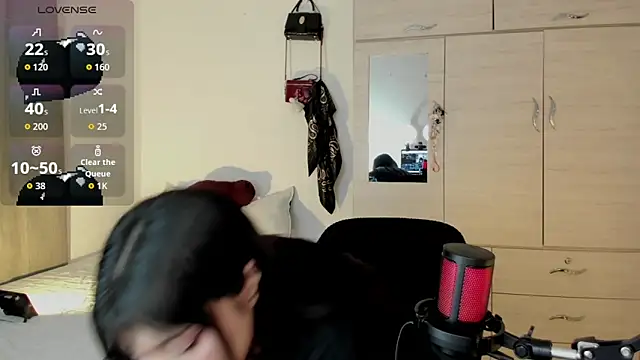 Snapshot of Ju_Kyung chatting on 10.18.25 Ju Kyung online show from 10.18.25