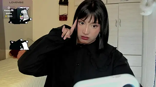 Snapshot of Ju_Kyung chatting on 10.31.25 Ju Kyung online show from 10.31.25