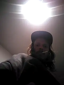 Snapshot of Vlastislav23 chatting on 11.21.25 Vlastislav23 online show from 11.21.25