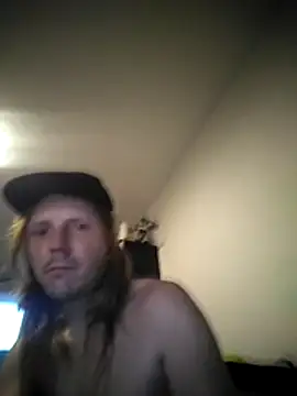 Snapshot of Vlastislav23 chatting on 12.04.25 Vlastislav23 online show from 12.04.25