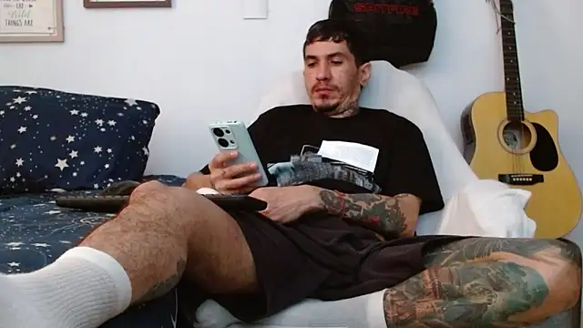 Snapshot of IaDoherty chatting on 10.08.25 IaDoherty online show from 10.08.25