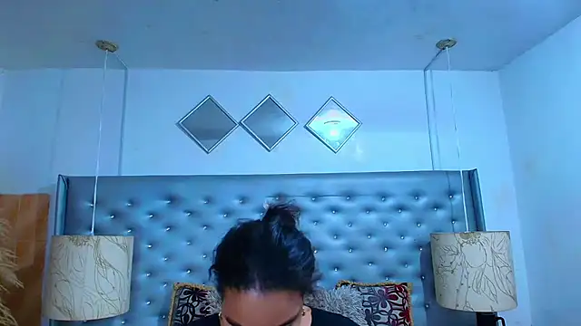 Snapshot of EileenBenzon chatting on 10.01.25 EileenBenzon online show from 10.01.25