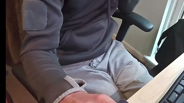 Snapshot of an4y8ot chatting on 06.03.26 an4y8ot online show from 06.03.26
