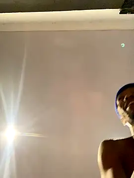 Snapshot of BlueIceCube chatting on 09.28.25 BlueIceCube online show from 09.28.25