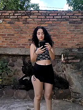 Snapshot of sweet_outdoor_charm chatting on 10.15.25 sweet outdoor charm online show from 10.15.25