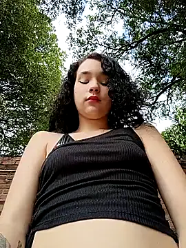 sweet outdoor charm online show from 11.23.25