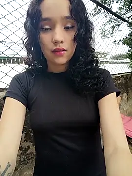 sweet outdoor charm online show from 02.08.26