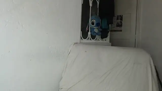 Snapshot of skinny_sweet2411 chatting on 10.06.25 skinny sweet2411 online show from 10.06.25