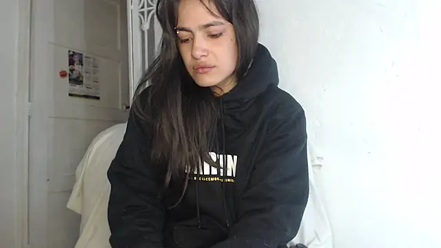 Snapshot of skinny_sweet2411 chatting on 11.11.25 skinny sweet2411 online show from 11.11.25