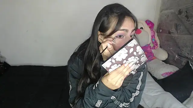 skinny sweet2411 online show from 12.20.25