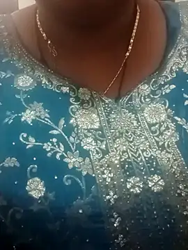 Snapshot of seemi_bhabhi chatting on 02.14.25 seemi bhabhi online show from 02.14.25