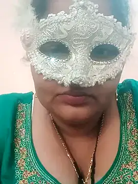 Snapshot of seemi_bhabhi chatting on 02.25.25 seemi bhabhi online show from 02.25.25