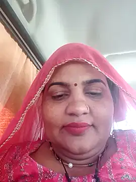 Snapshot of seemi_bhabhi chatting on 03.08.25 seemi bhabhi online show from 03.08.25