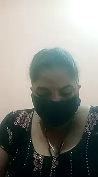 Snapshot of seemi_bhabhi chatting on 03.17.25 seemi bhabhi online show from 03.17.25