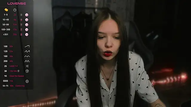 Snapshot of SweetyDeviliya chatting on 10.14.25 SweetyDeviliya online show from 10.14.25