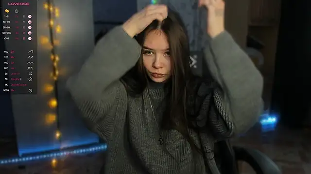 Snapshot of SweetyDeviliya chatting on 12.15.25 SweetyDeviliya online show from 12.15.25