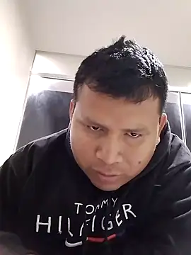 Snapshot of zeta29 chatting on 10.19.25 zeta29 online show from 10.19.25