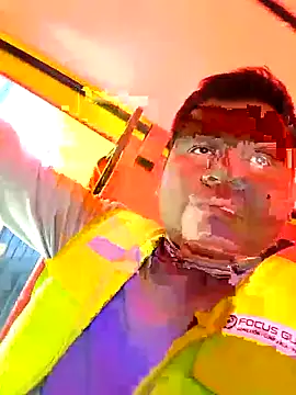 Snapshot of zeta29 chatting on 10.26.25 zeta29 online show from 10.26.25