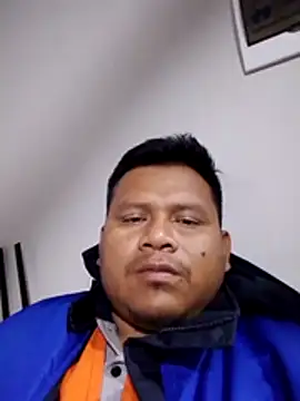 Snapshot of zeta29 chatting on 11.17.25 zeta29 online show from 11.17.25