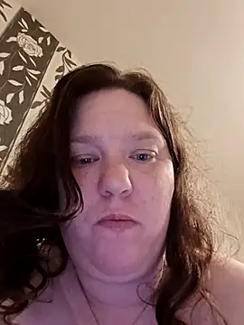 Snapshot of CurvyMilf1992 chatting on 10.10.25 CurvyMilf1992 online show from 10.10.25