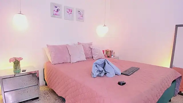 ibella7 online show from 04.15.26