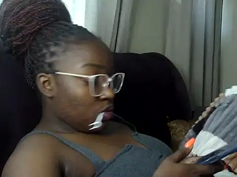 Snapshot of Chichii- chatting on 02.12.26 Chichii- online show from 02.12.26