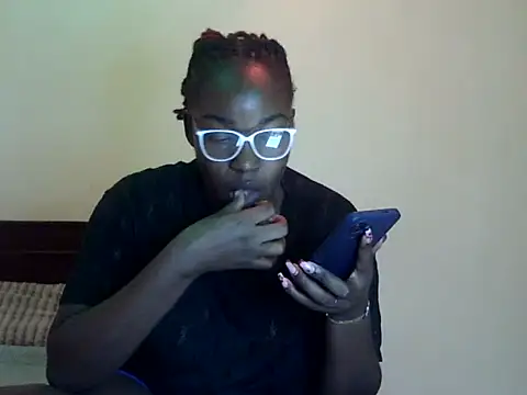 Snapshot of Chichii- chatting on 04.09.26 Chichii- online show from 04.09.26