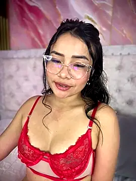 Snapshot of Rousse_blue chatting on 10.17.25 Rousse blue online show from 10.17.25