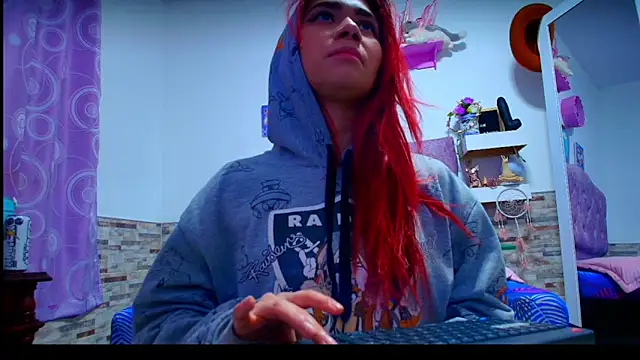 Melannytaylor online show from 12.05.25