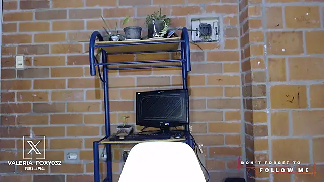 Snapshot of liissa_0 chatting on 10.16.25 liissa 0 online show from 10.16.25