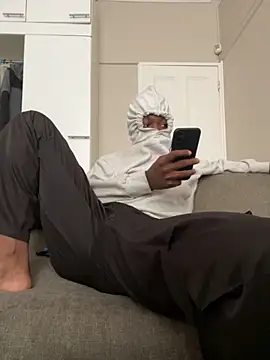 Snapshot of Mischevous_T69 chatting on 11.08.25 Mischevous T69 online show from 11.08.25