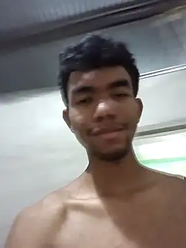 Snapshot of Reynold2608 chatting on 12.28.24 Reynold2608 online show from 12.28.24