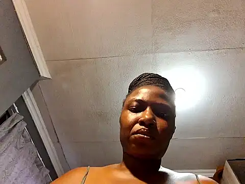 Snapshot of EbonyRose9 chatting on 01.18.26 EbonyRose9 online show from 01.18.26