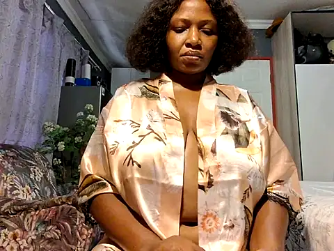 Snapshot of EbonyRose9 chatting on 03.10.26 EbonyRose9 online show from 03.10.26