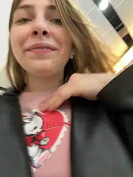 Snapshot of Sunny___Bunny chatting on 02.28.25 Sunny Bunny online show from 02.28.25