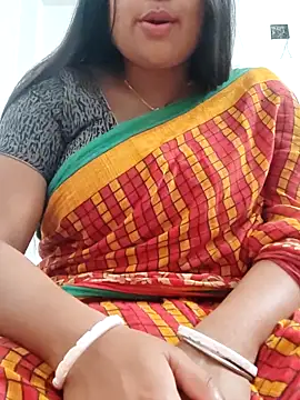 Snapshot of Priya_2222 chatting on 02.14.25 Priya 2222 online show from 02.14.25