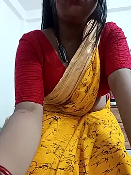 Snapshot of Priya_2222 chatting on 10.05.25 Priya 2222 online show from 10.05.25