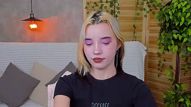 Snapshot of as1an_girlfriend chatting on 01.27.25 as1an girlfriend online show from 01.27.25