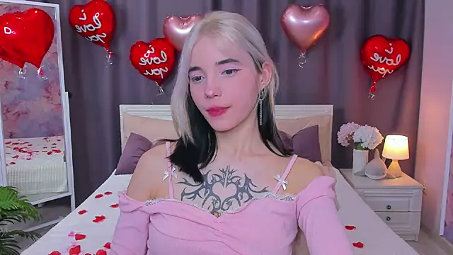 Snapshot of as1an_girlfriend chatting on 02.13.25 as1an girlfriend online show from 02.13.25